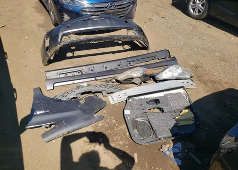 2014 Toyota Prius V z USA, uszkodzony, nr VIN JTDZN3EU3E3333966